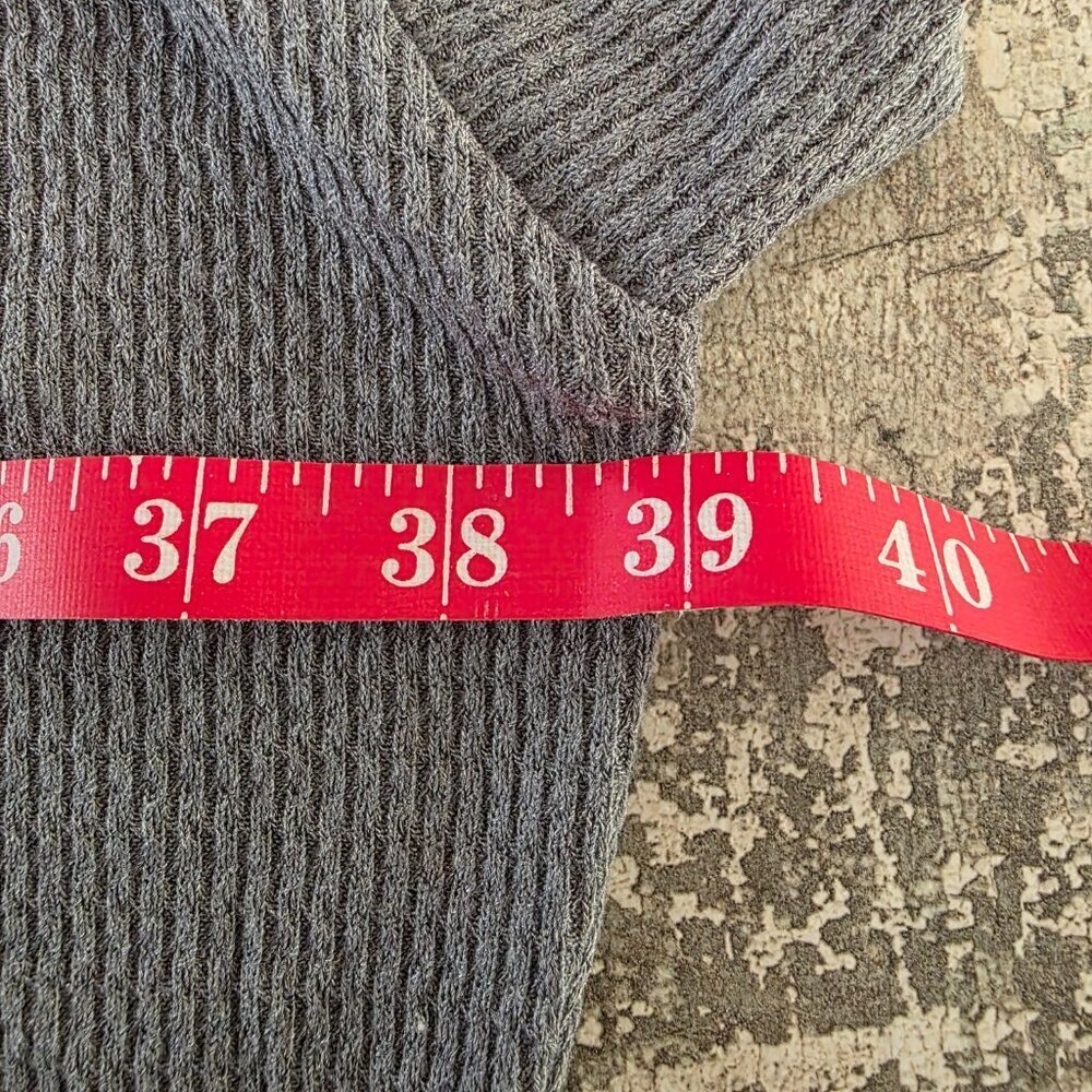 Dear Scarlett Gray Waffle Knit Oversized Short Sleeved Top Woman's Size Medium - Picture 6 of 7